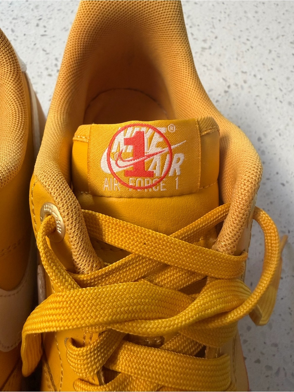 Nike Air Force 1 Yellow Ochre - Picture 5 of 6